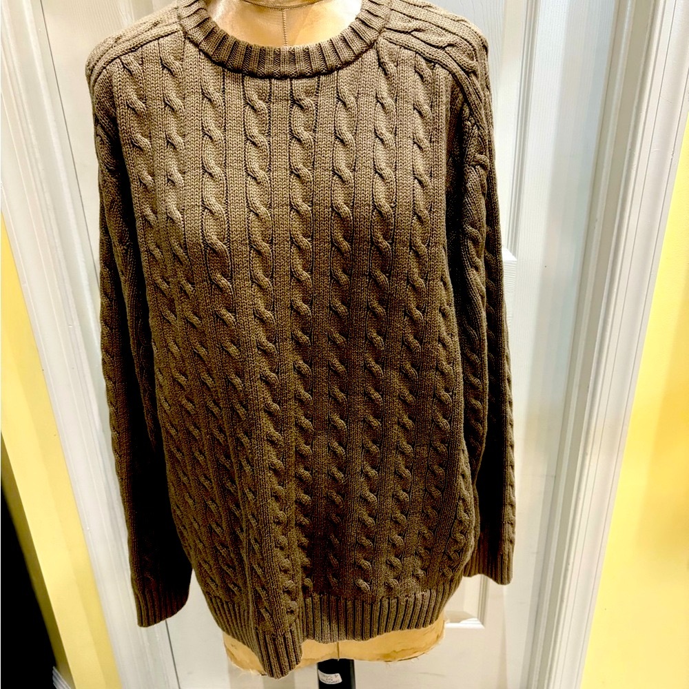 ROUNDTREE & YORKE CREW NECK CABLE SWEATER